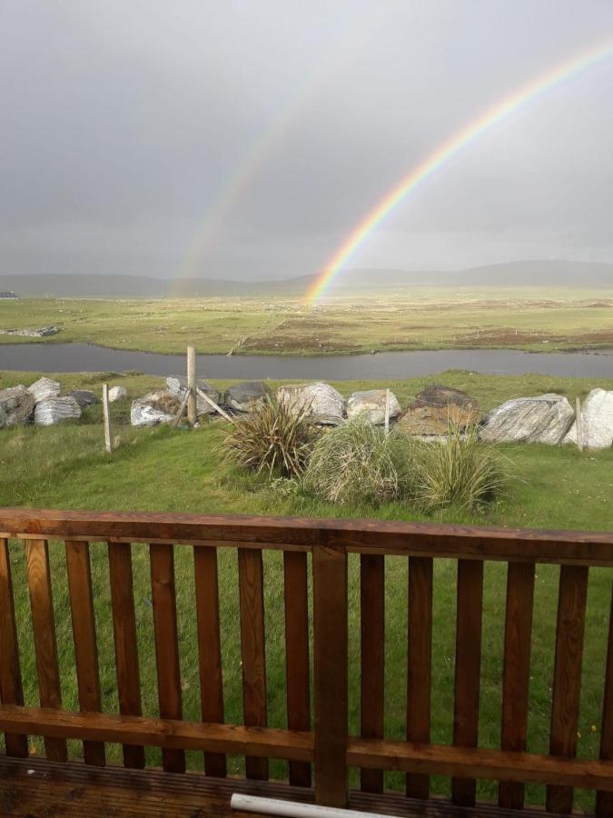 Swan View Lodge - North Uist Lochmaddy Exterior photo